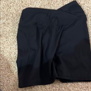 Black butt scrunch shorts